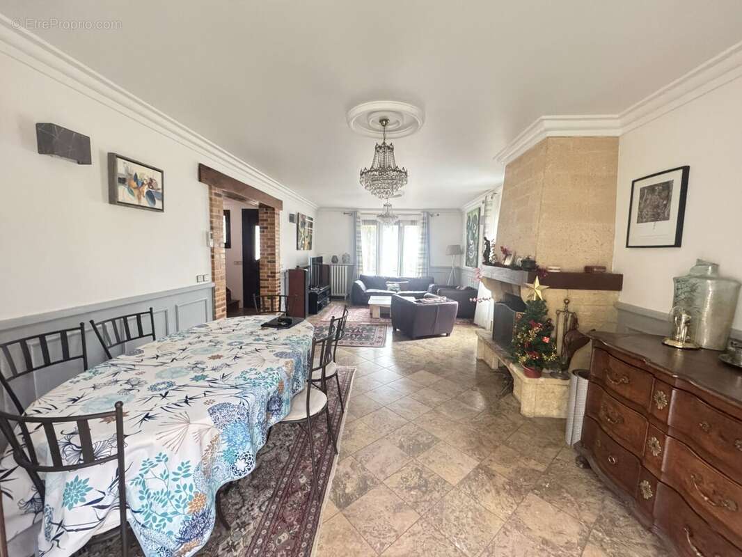 Maison à GOMETZ-LE-CHATEL