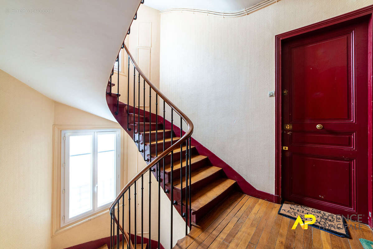 Appartement à LA GARENNE-COLOMBES