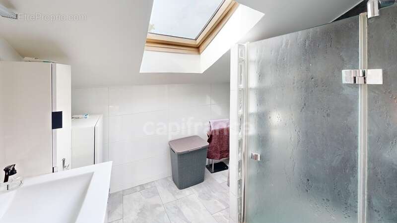 Maison à MIRIBEL