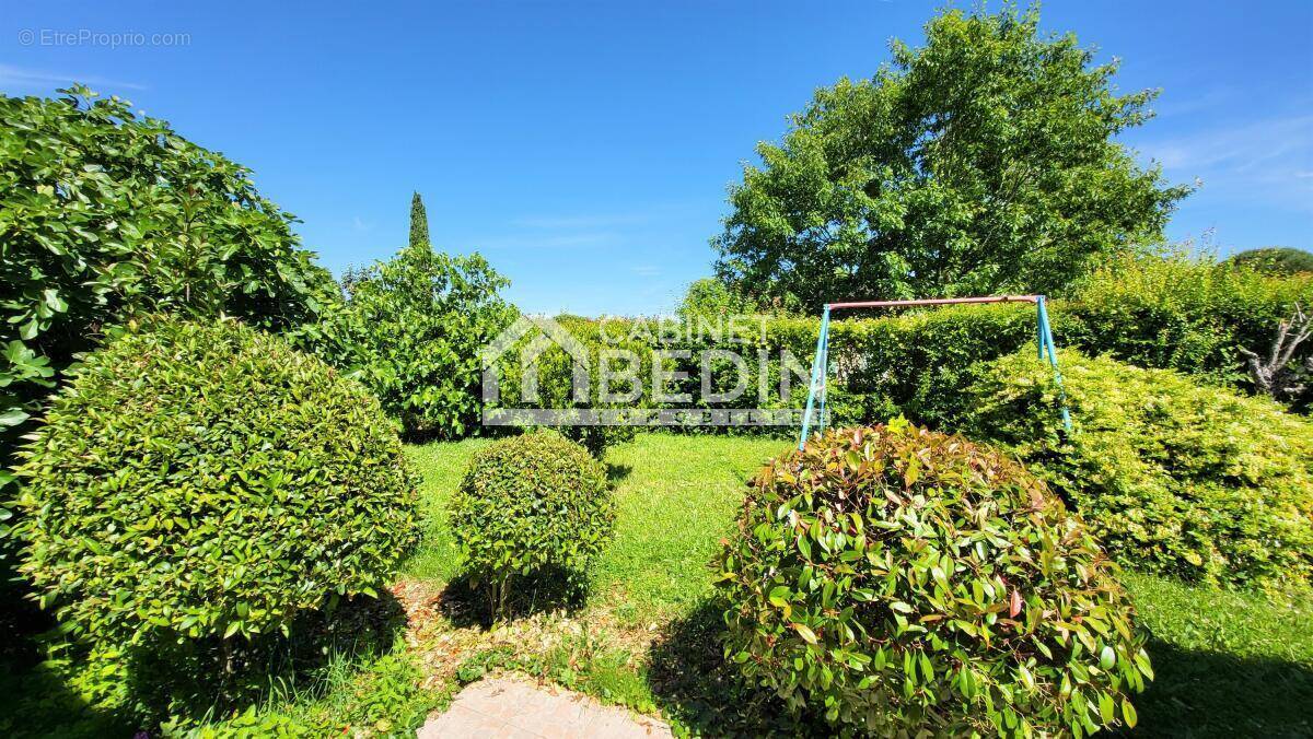 Maison à SAINTE-FOY-D&#039;AIGREFEUILLE