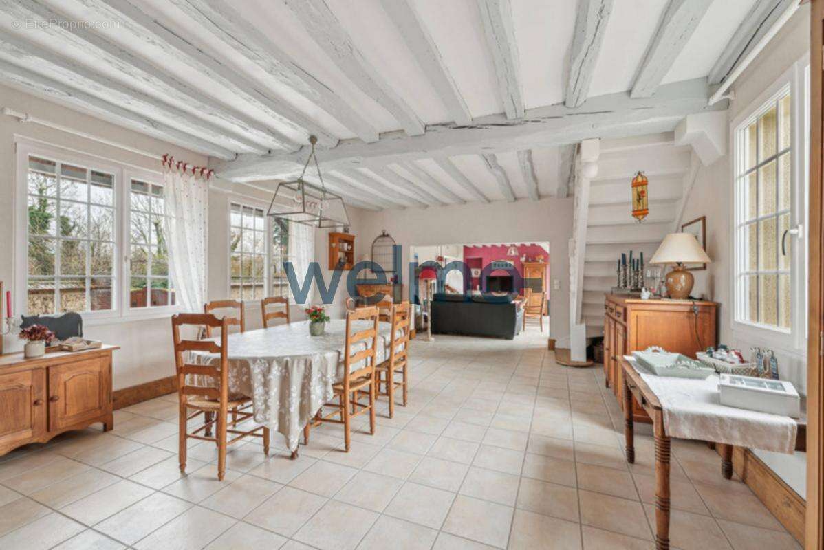 Maison à LA CROIX-SAINT-LEUFROY