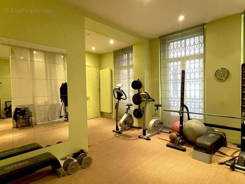 Appartement à PARIS-3E