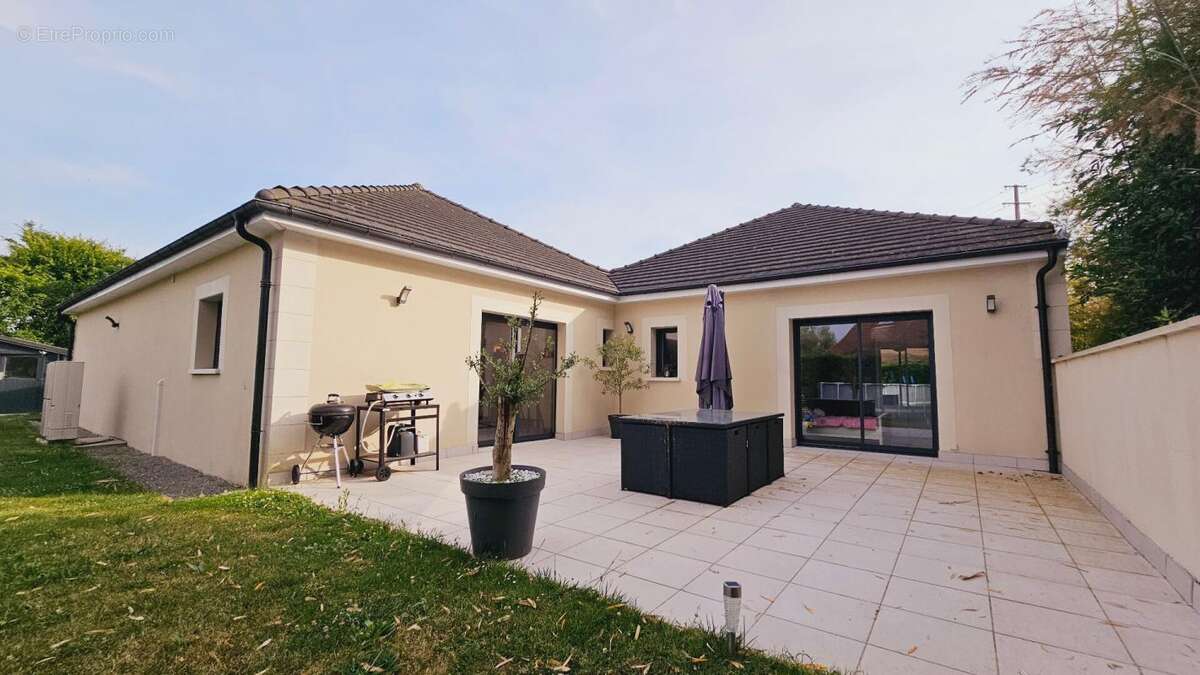 Maison à SAINT-DOULCHARD