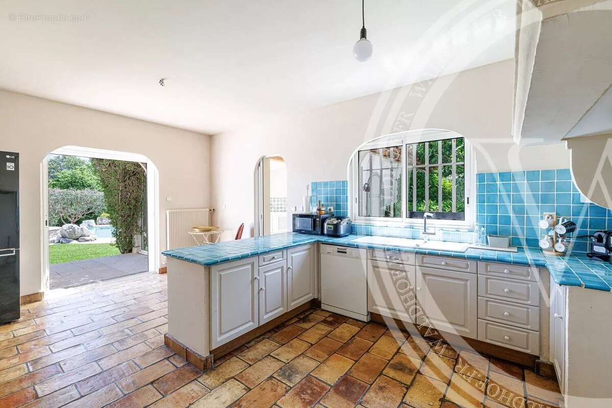 Maison à ROQUEFORT-LES-PINS