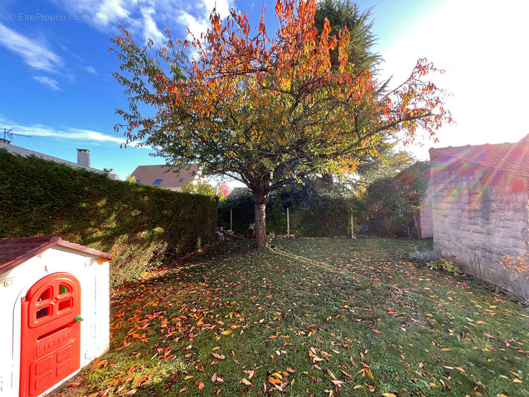 Maison à MAURECOURT