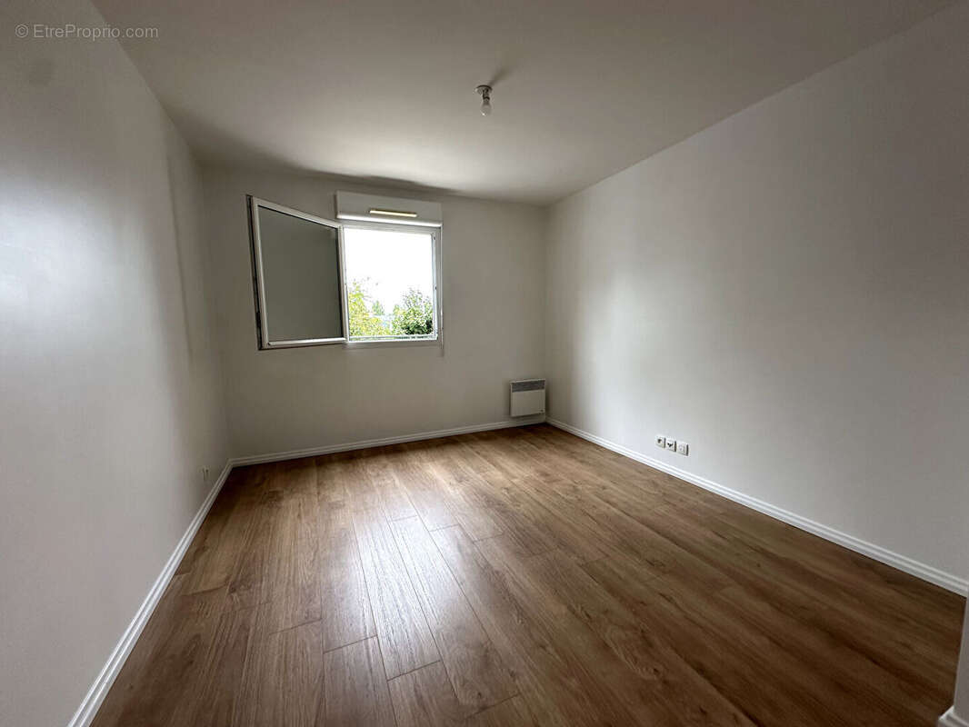 Appartement à SARTROUVILLE