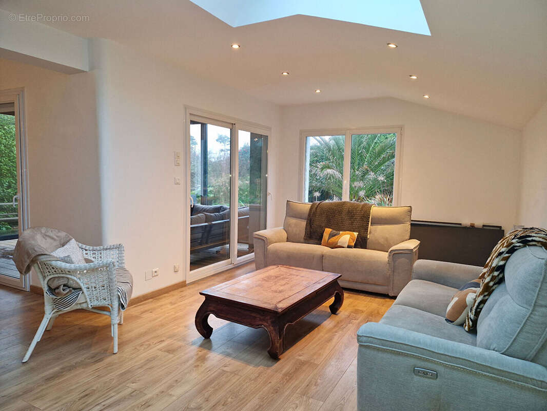 Maison à LAMPAUL-PLOUARZEL