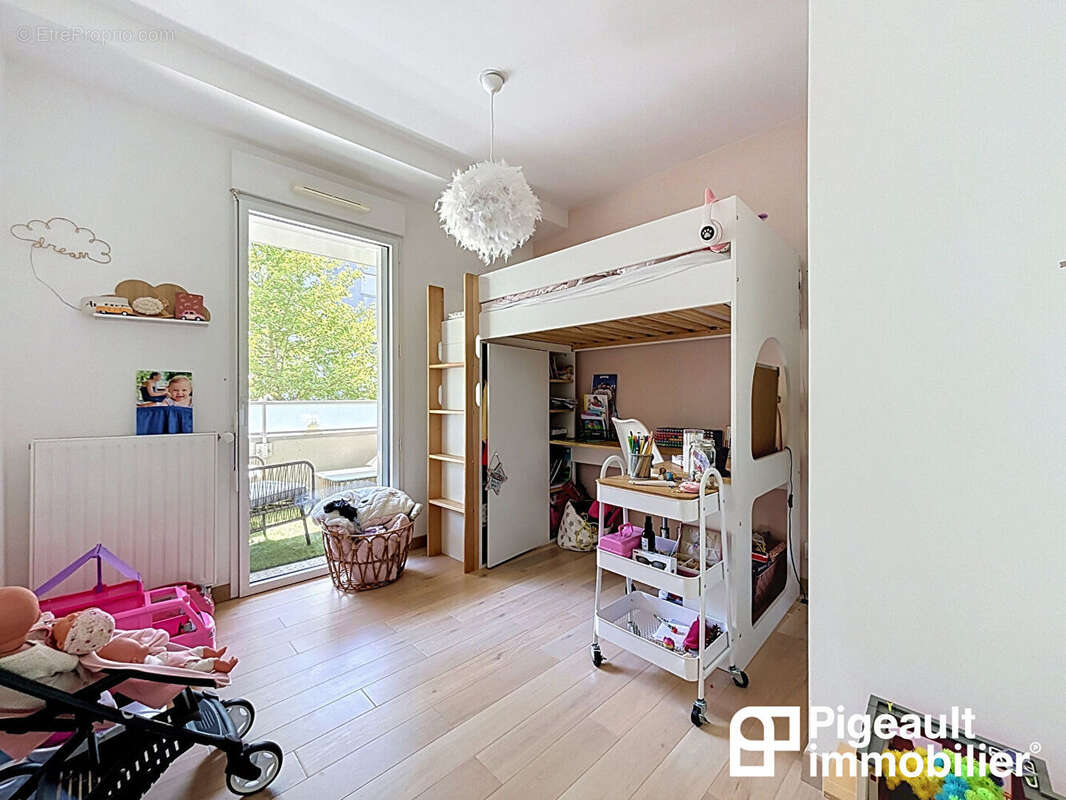 Appartement T3 à vendre - Rennes - La Courrouze - Balcon - Parking et Cave - photo 3