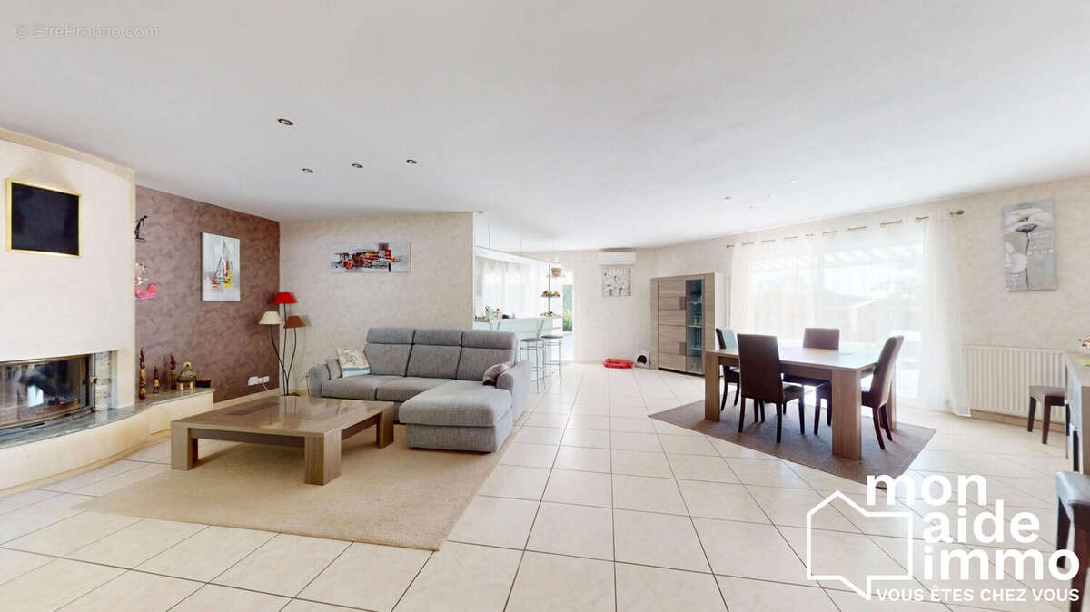 Maison 141 m² à Carignan-De-Bordeaux  - photo 3