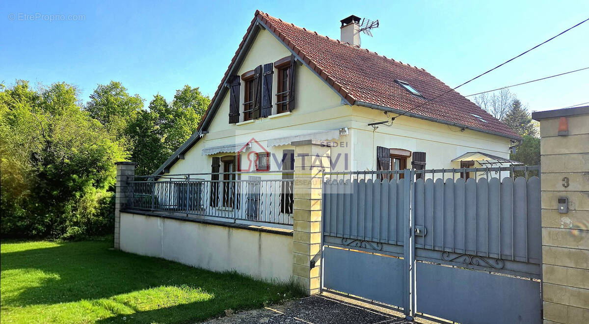 Maison à LA NEUVILLE-D'AUMONT