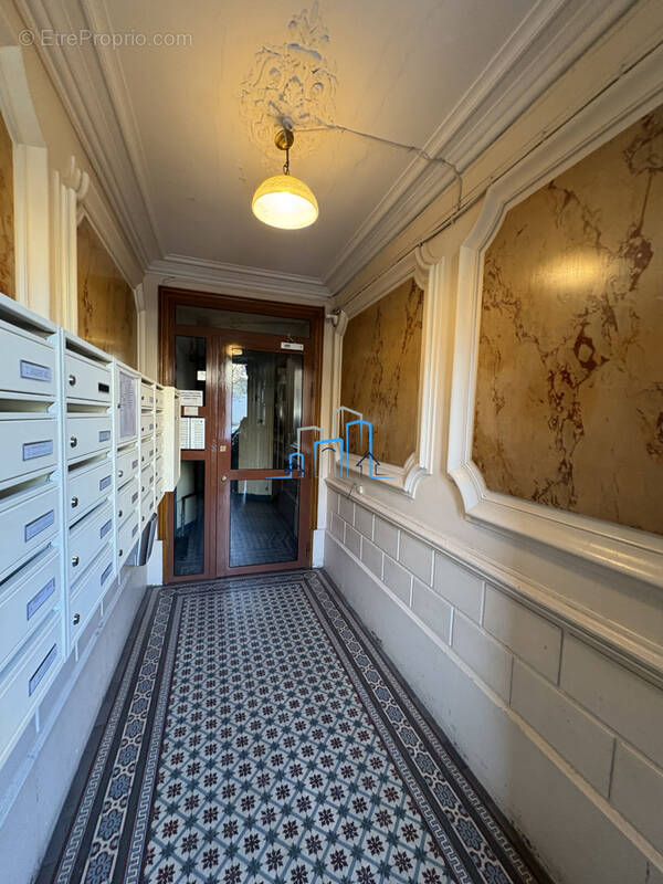 Appartement à PARIS-17E