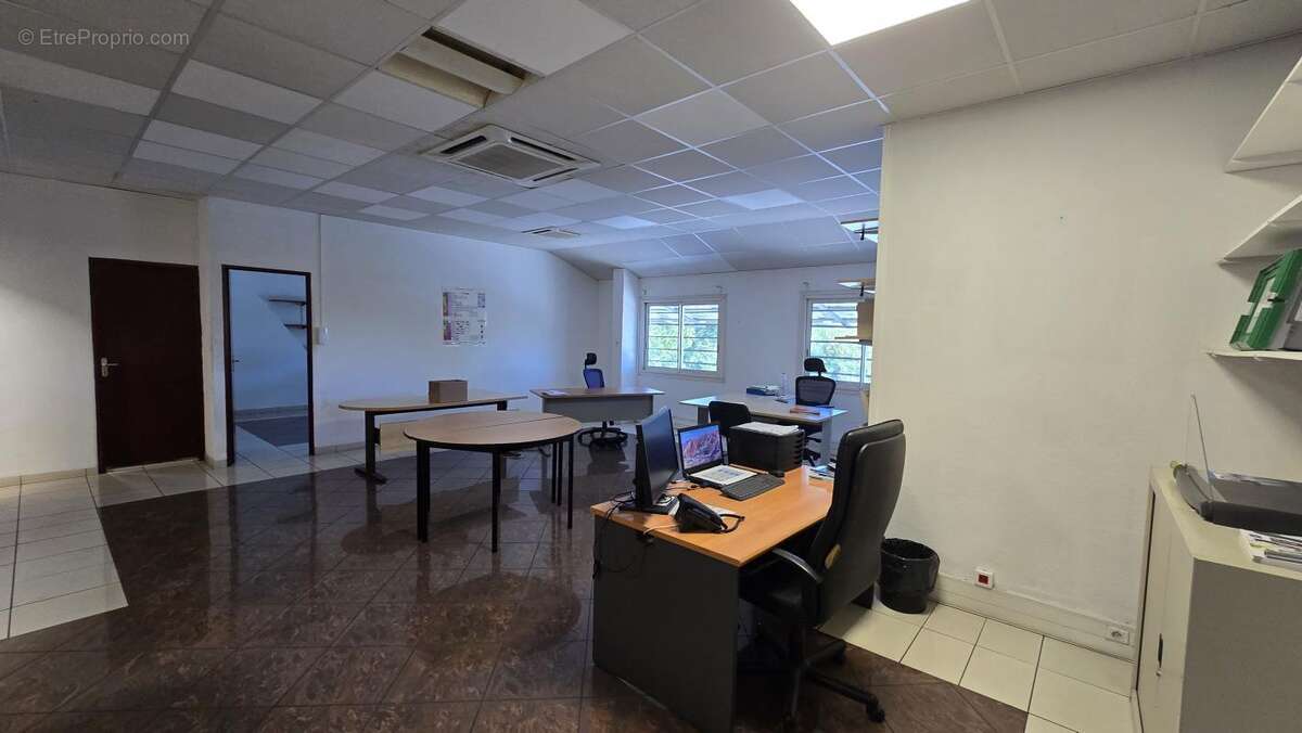 Commerce à LA POSSESSION