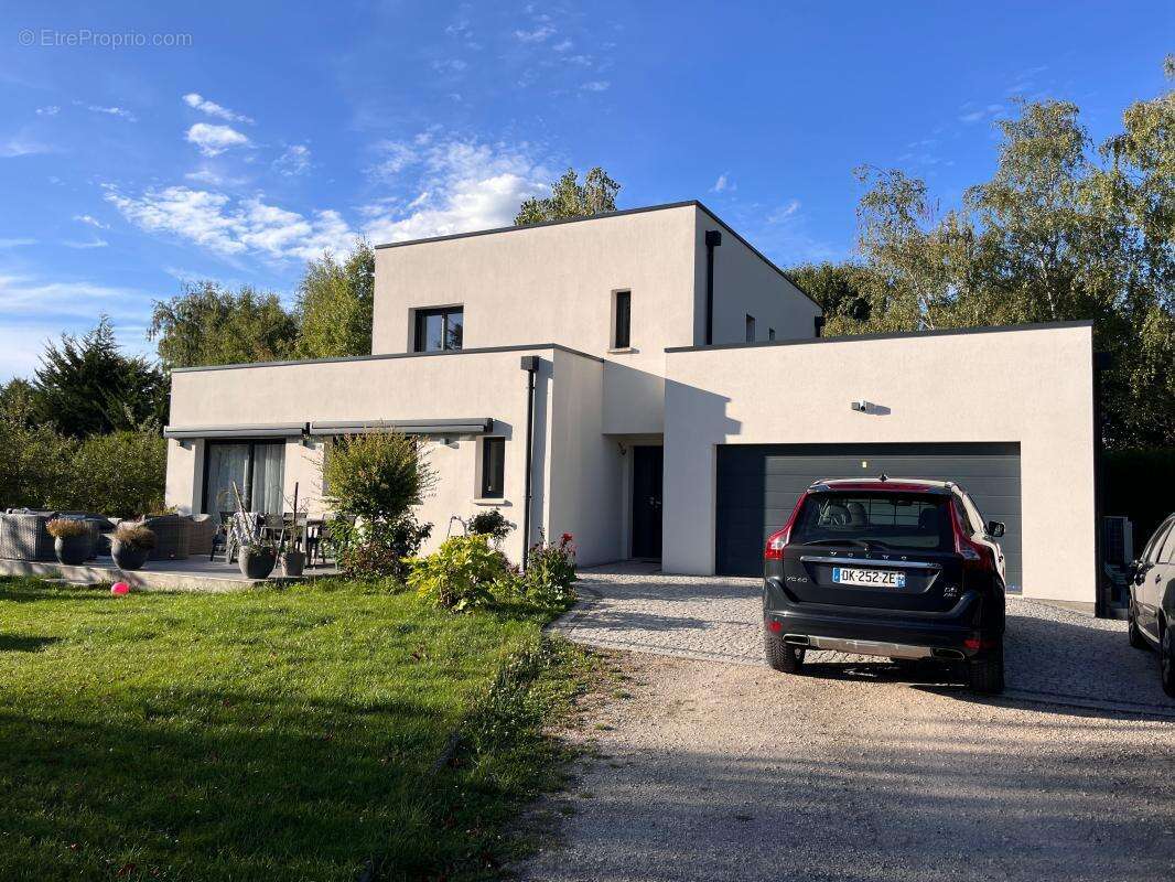 Maison à SAINT-DENIS-EN-VAL