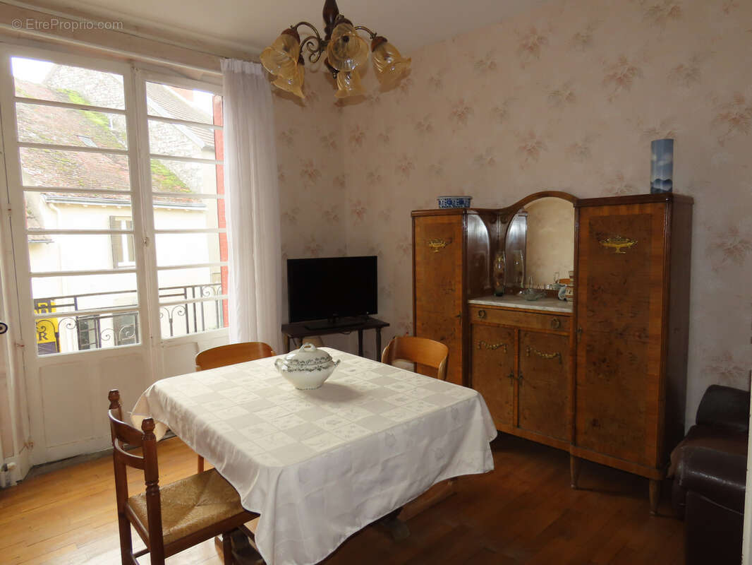 Ebreuil centre - photo 2