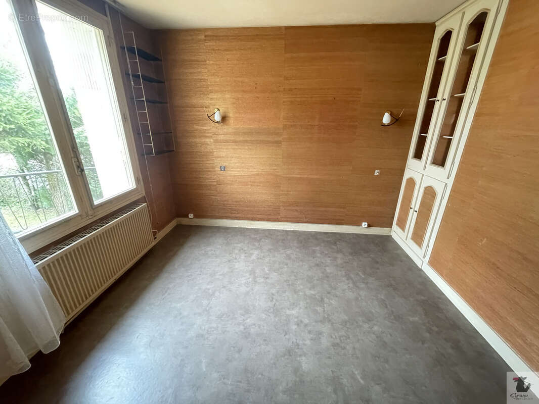 Maison   Quartier Hôpital, secteur très recherché, - photo 6