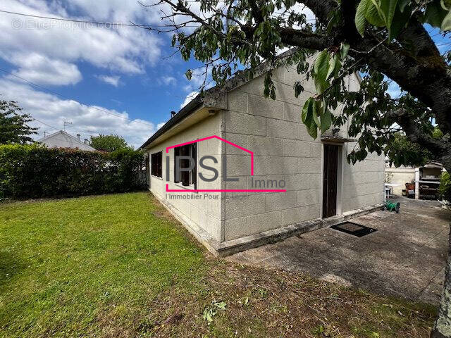 Maison à VERT-SAINT-DENIS