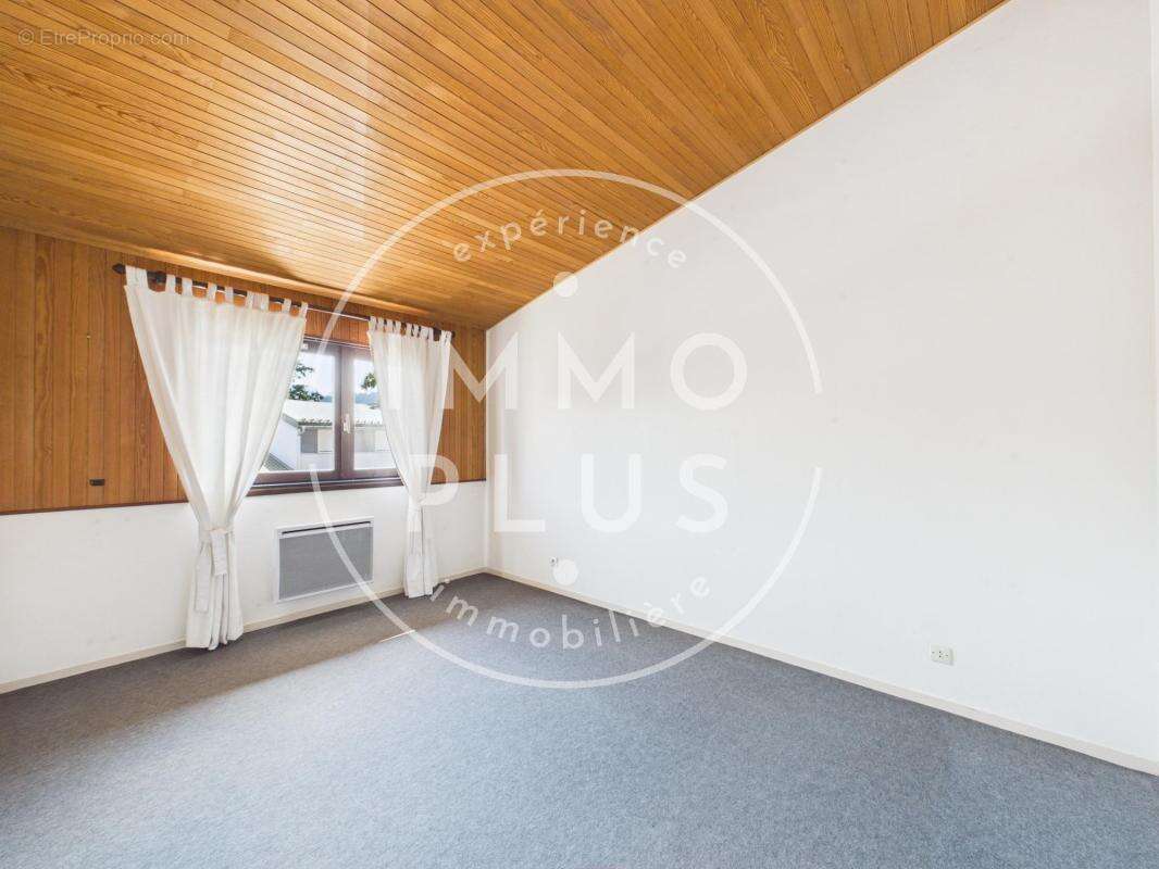 Vente - Maison - 4 pièces + cuisine - 97,02 m² - 680 000 € - - photo 7