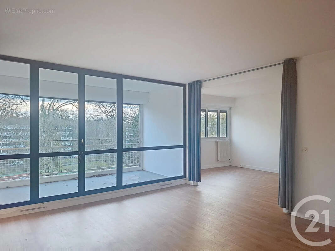 Appartement à VAUX-LE-PENIL