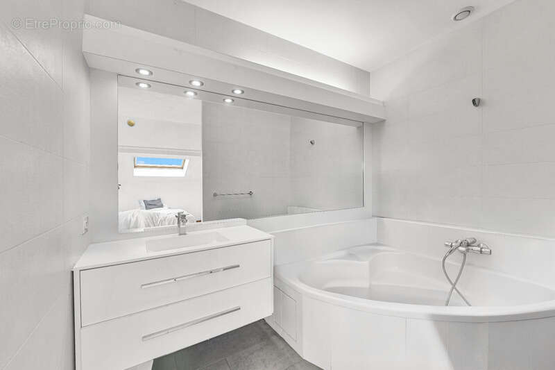 Maison à PREVESSIN-MOENS