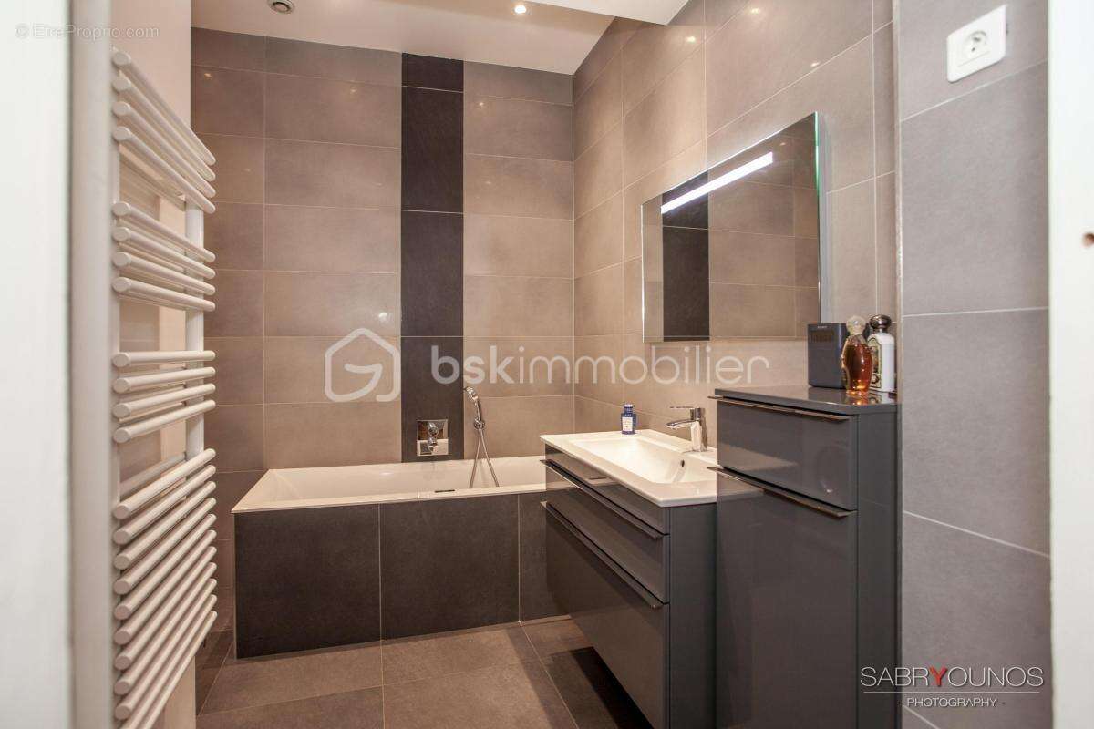 Appartement à PARIS-7E