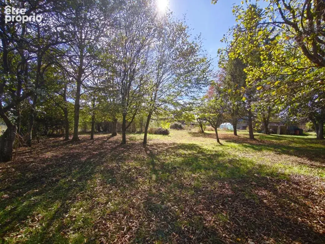 Maison de caractère, dépendances et 7 100 m² de terrain - photo 4