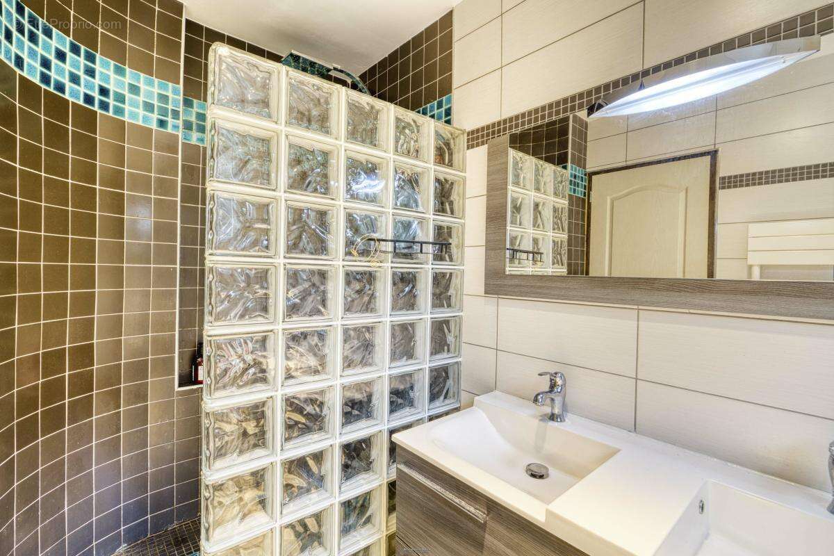 Appartement à LYON-9E