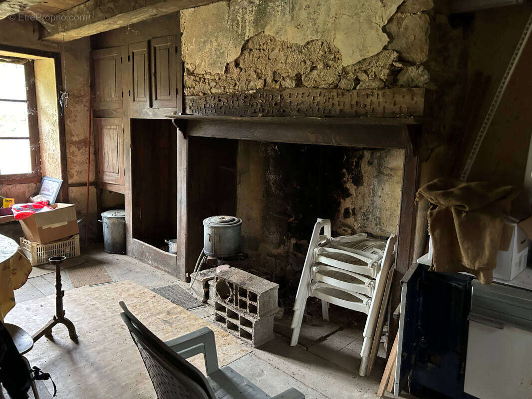 Maison à ARNAC-POMPADOUR