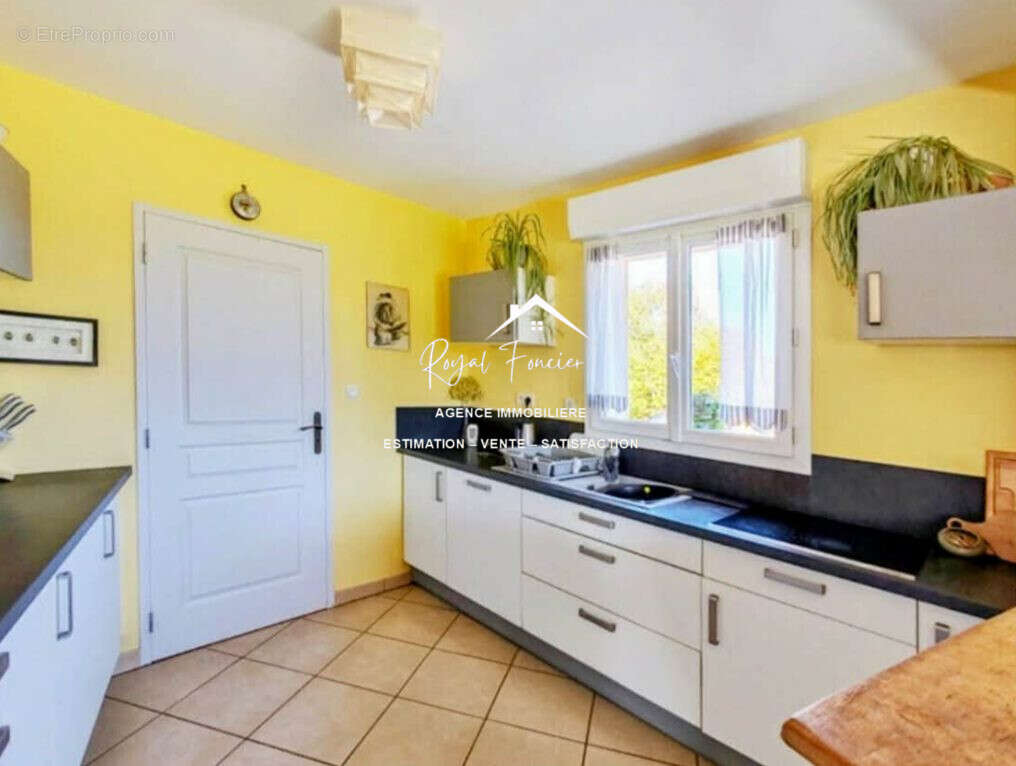 Maison à CHATELLERAULT