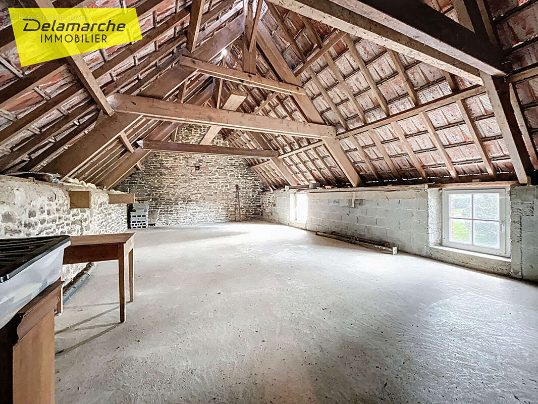 Maison à LE MESNIL-VILLEMAN