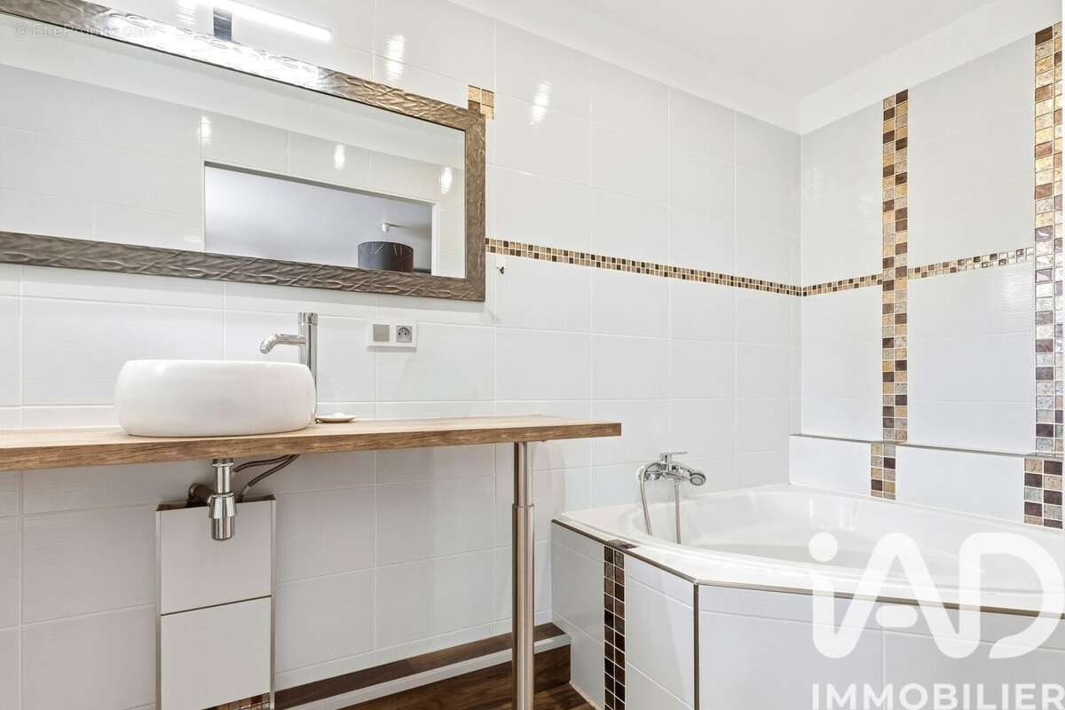 Maison 114 m² à Fontaine-Le-Port  - photo 5