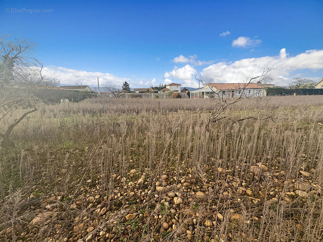 Terrain à AUBERIVES-SUR-VAREZE