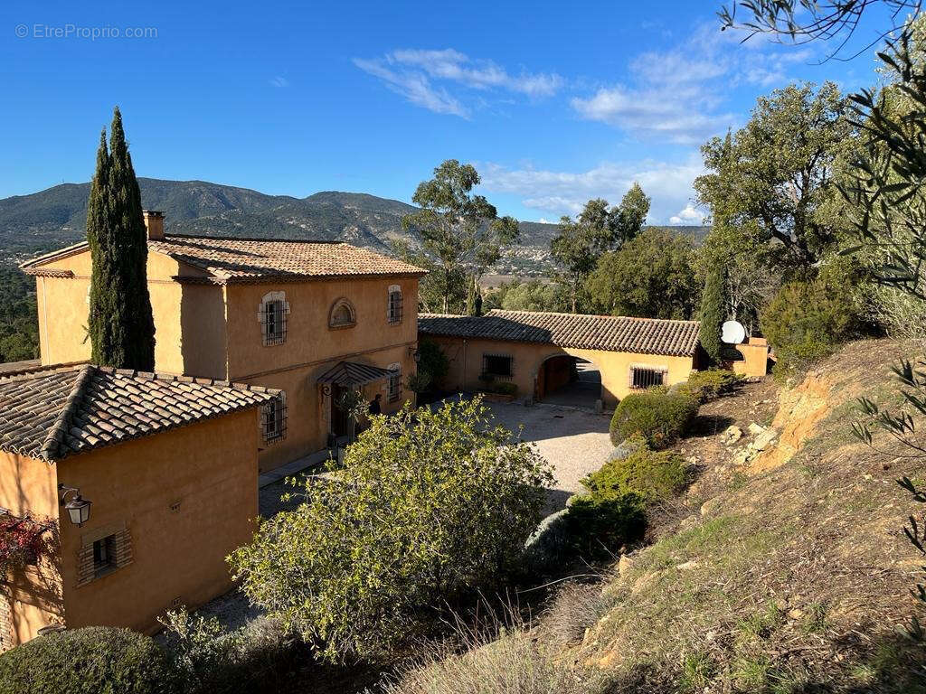 Maison à PLAN-DE-LA-TOUR