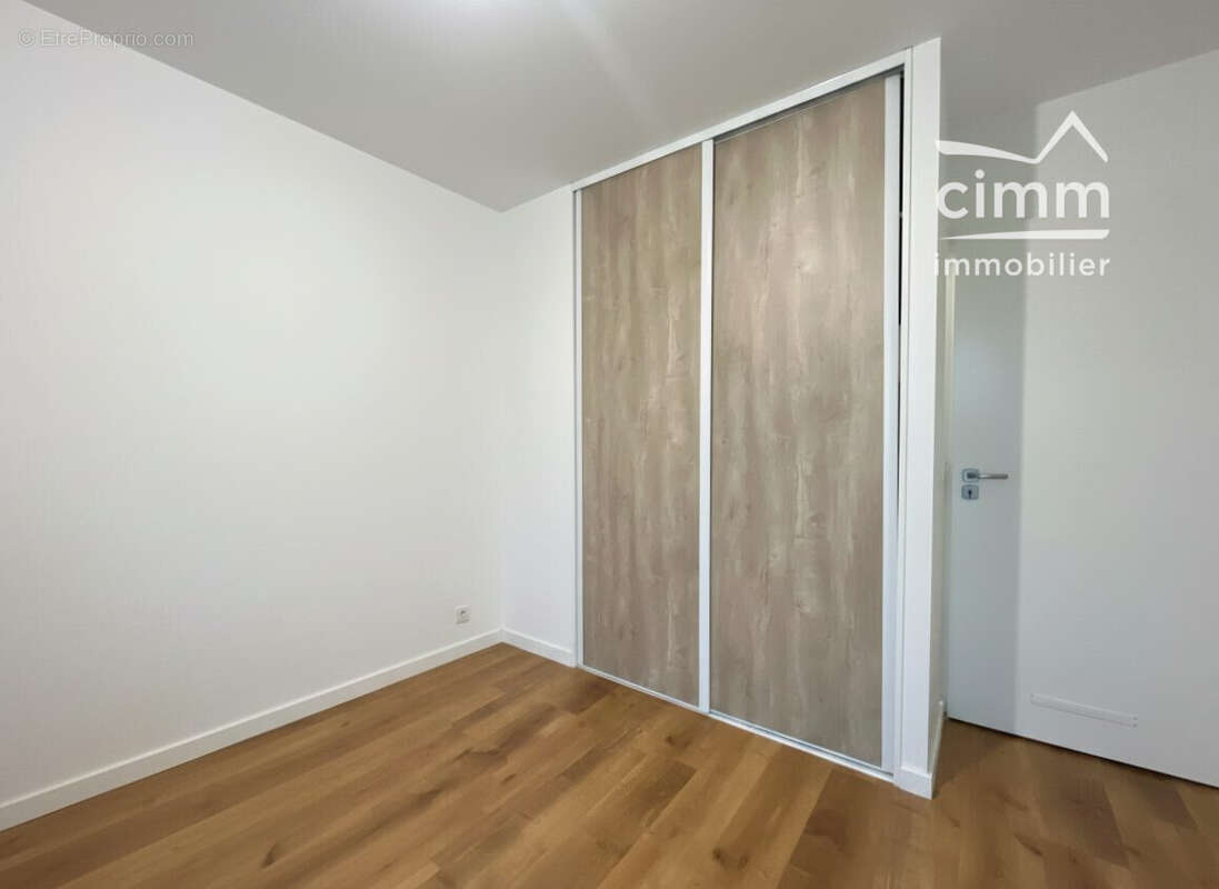 Appartement 64 m² à Le Pont-De-Claix  - photo 6
