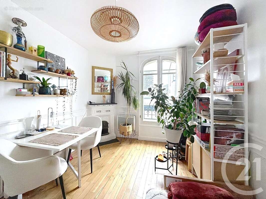 Appartement à PARIS-14E