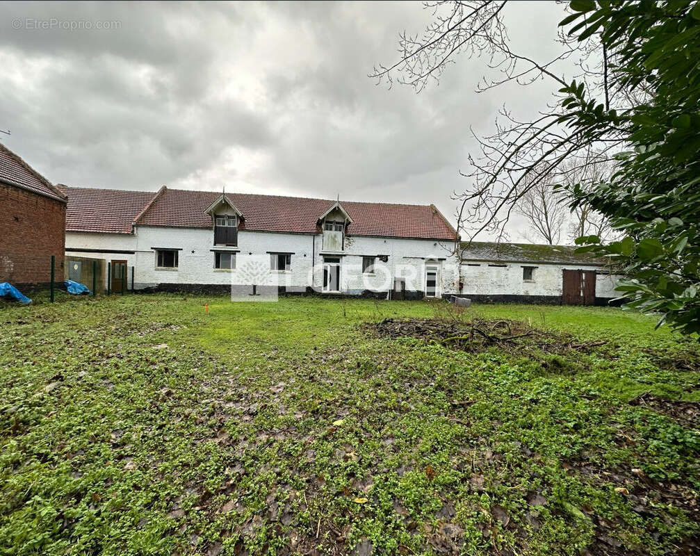 Commerce à LAMBRES-LEZ-DOUAI