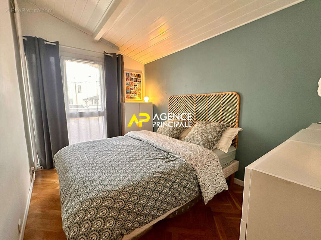 Appartement à SARTROUVILLE
