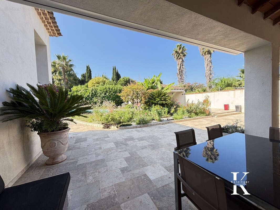 Maison 180 m² à Hyeres  - photo 2
