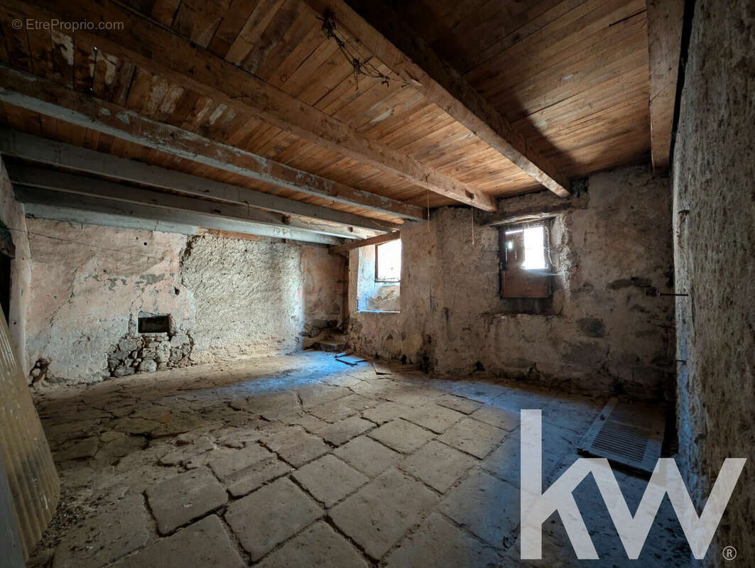 Maison 374 m² à Issoire  - photo 3