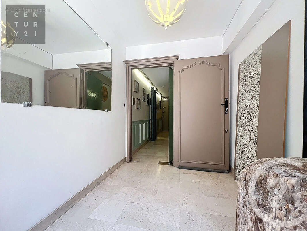 Maison 217 m² à Troyes  - photo 2