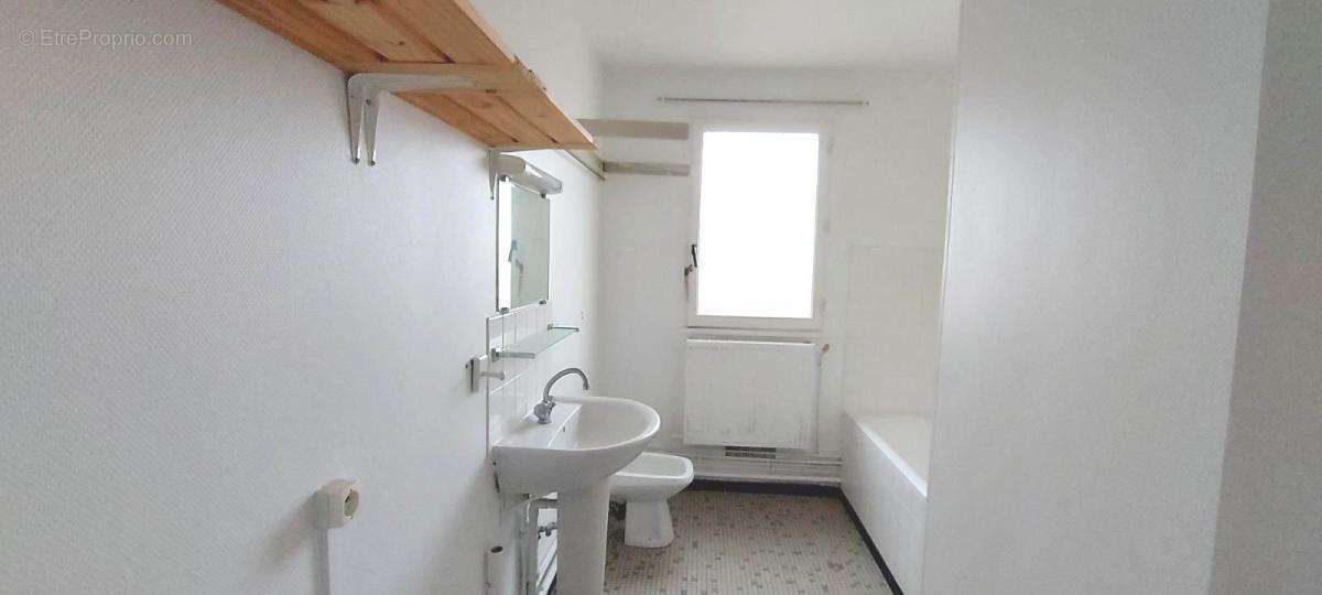 Appartement 67 m² à Luce  - photo 5