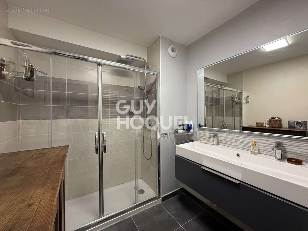 Appartement à VOURLES