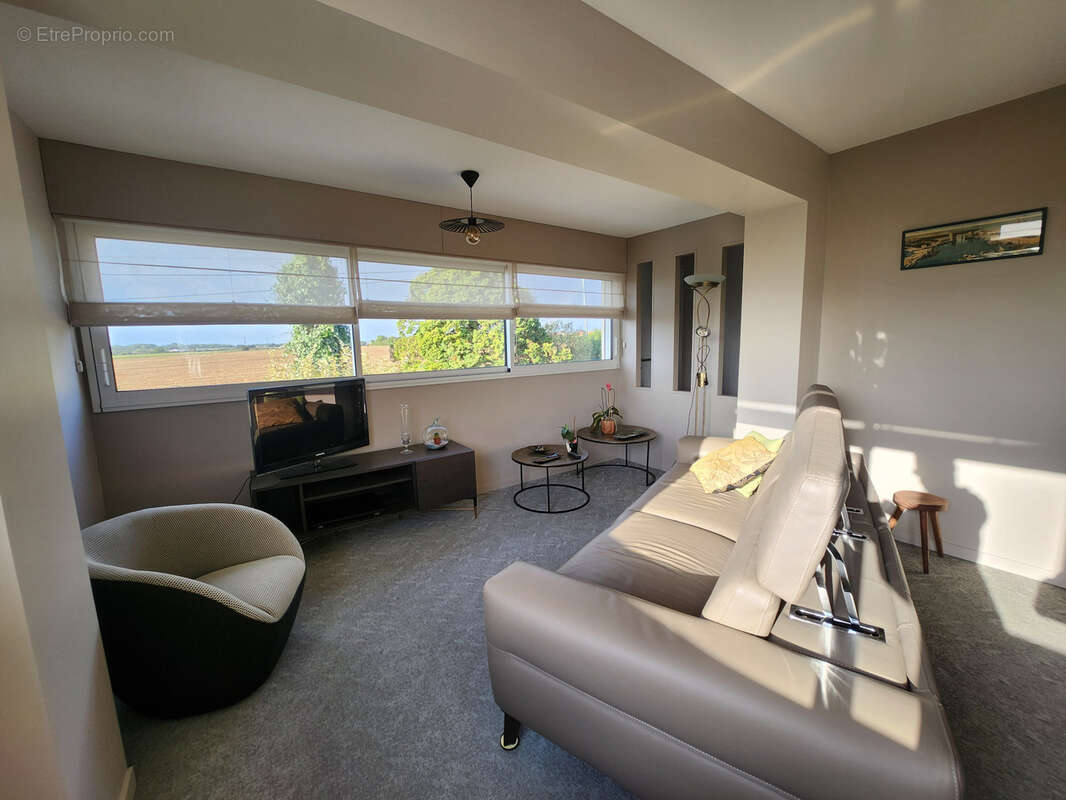 Maison à LES MAGNILS-REIGNIERS