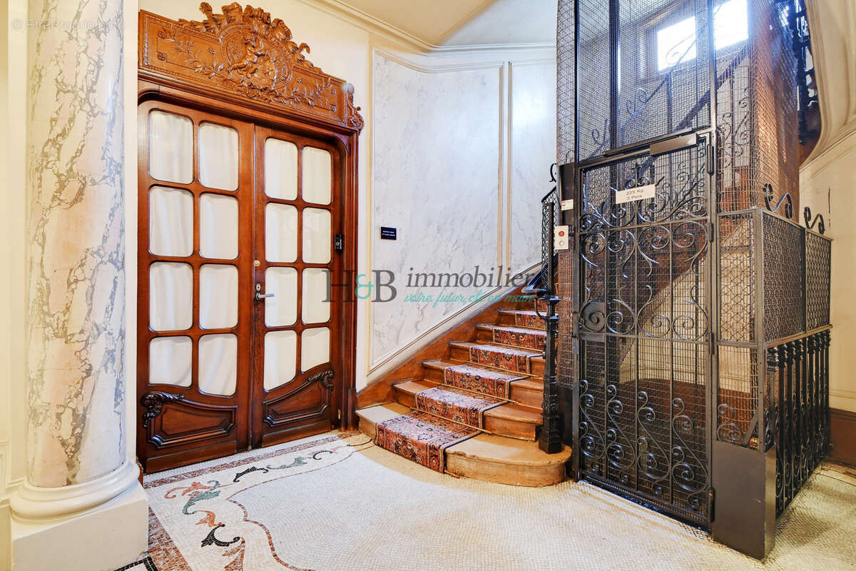 Appartement à PARIS-14E