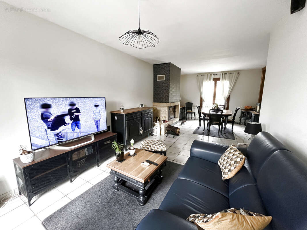 Maison à LA CHAPELLE-LA-REINE