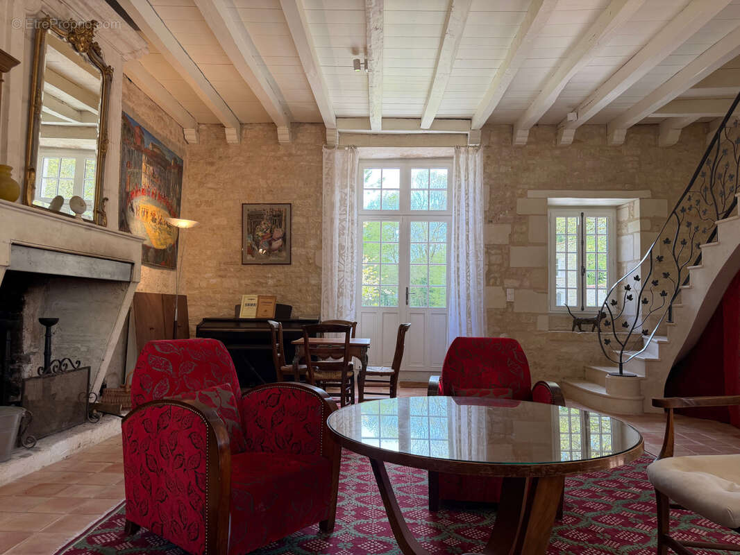 Maison à MONTROY