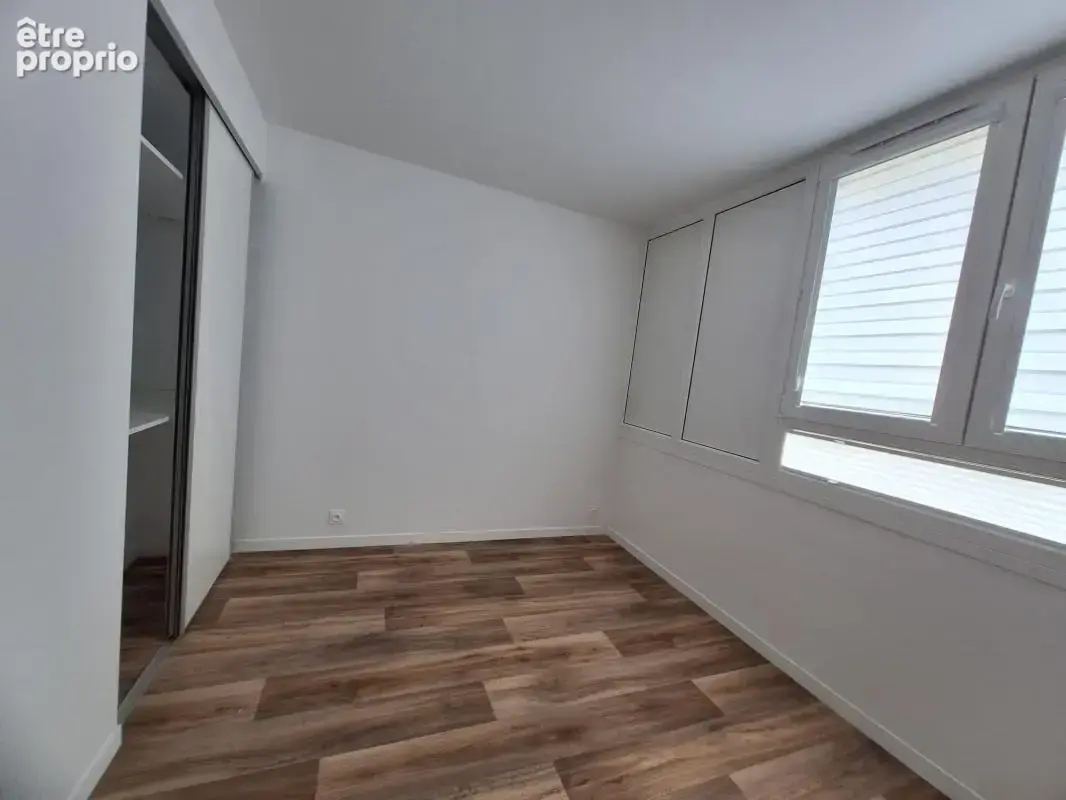 Trappes centre – appartement t3 rénové avec balcon – proche gare (lot51) - photo 4