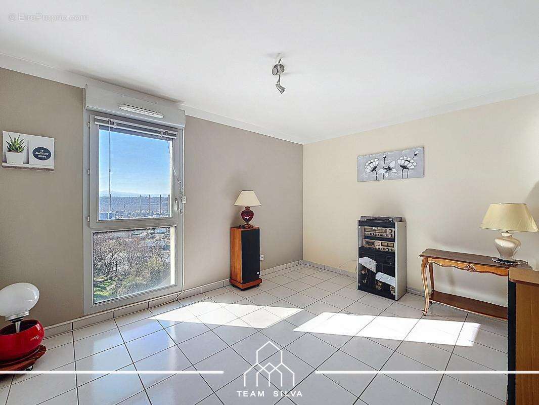 Appartement à FEYZIN