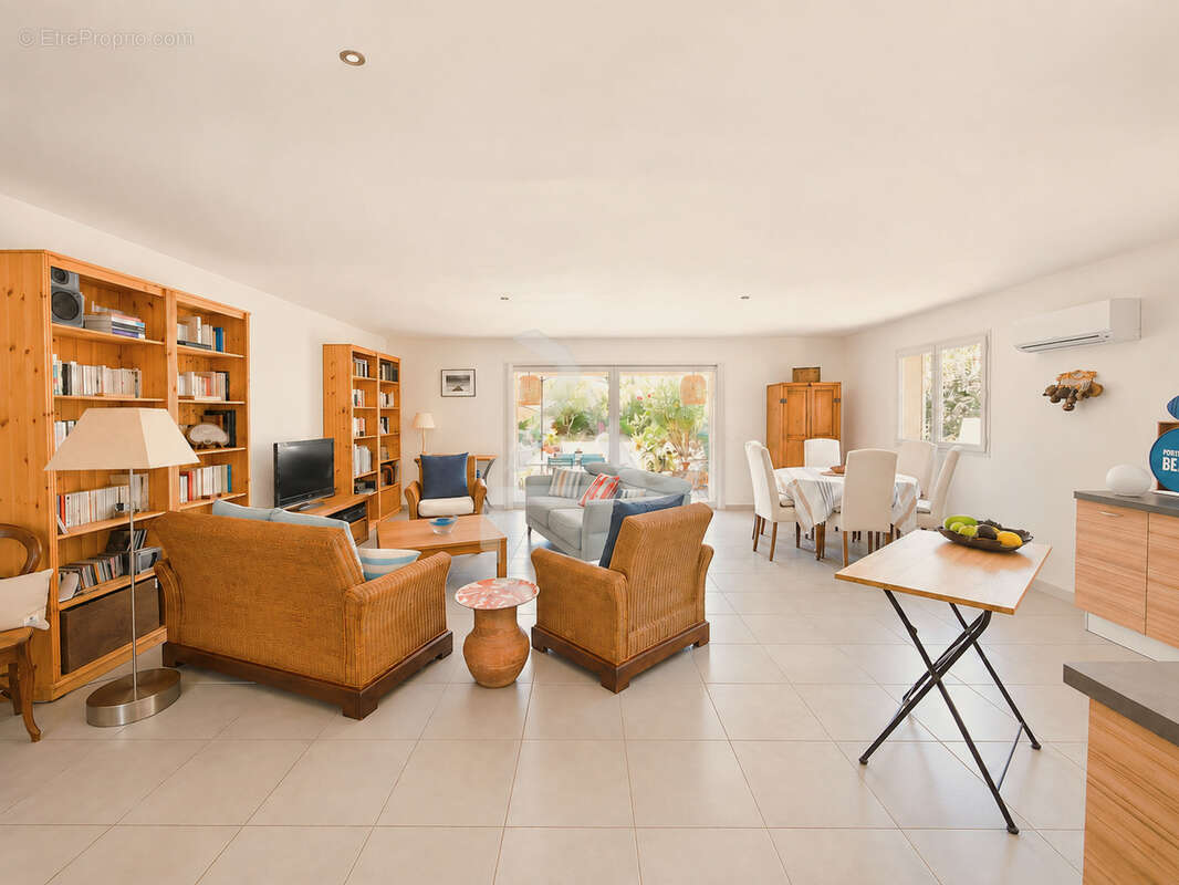 10’ porto-vecchio dans impasse résidentielle, villa t5 113m2 « première main » de 2014 - photo 4