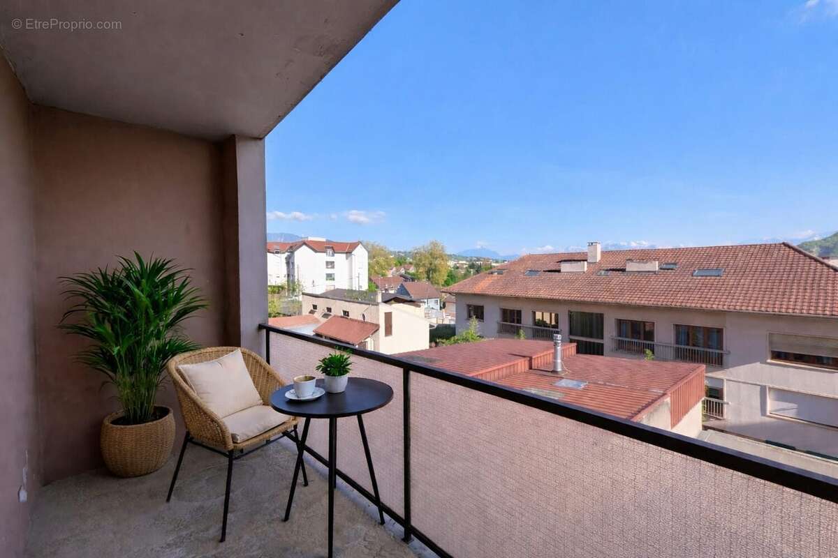 Appartement à AMBILLY