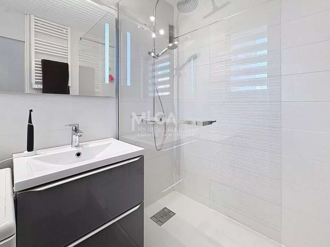 Appartement à SAINT-ETIENNE-DE-TINEE